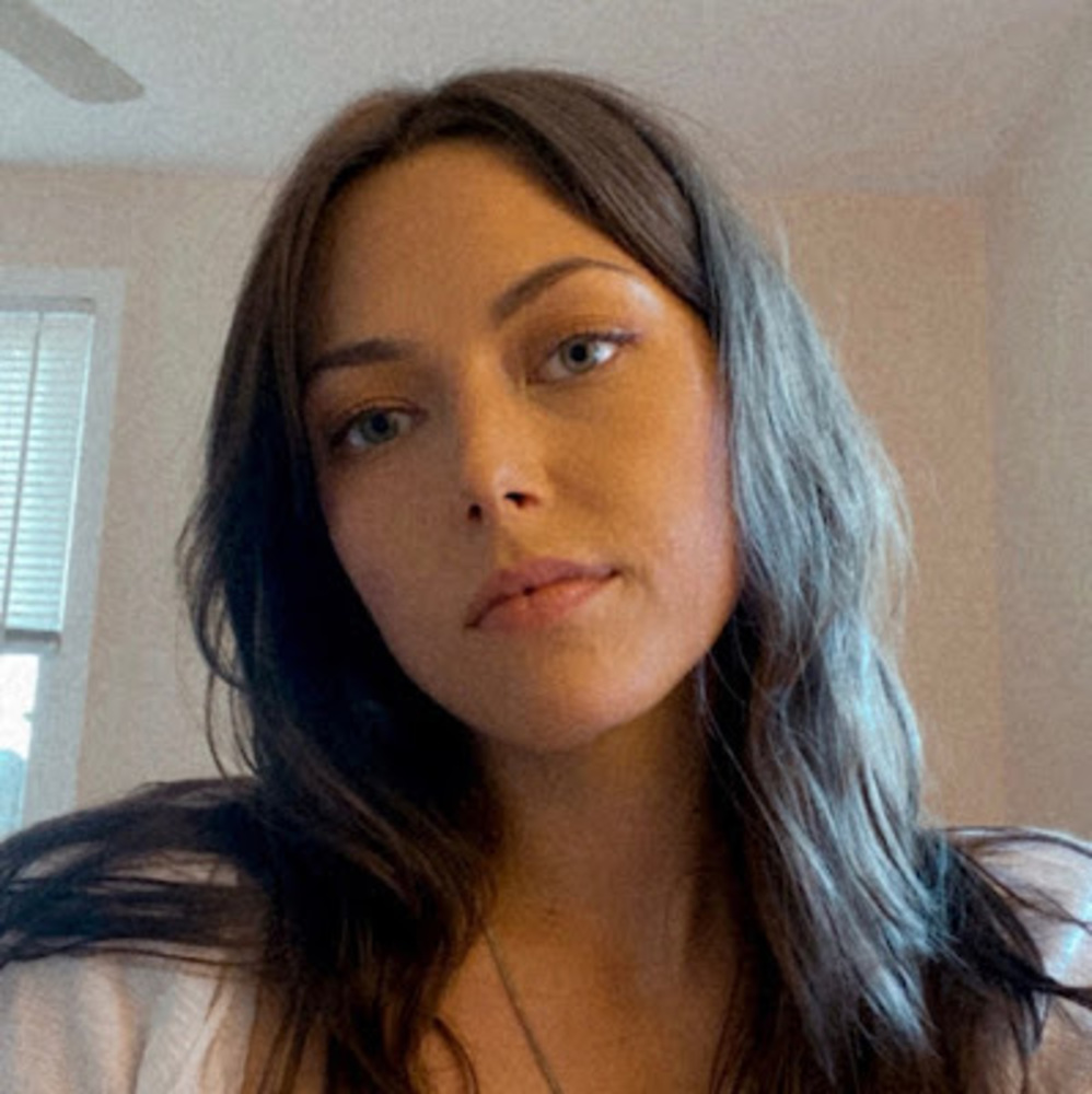 Meet your Posher, Caroline